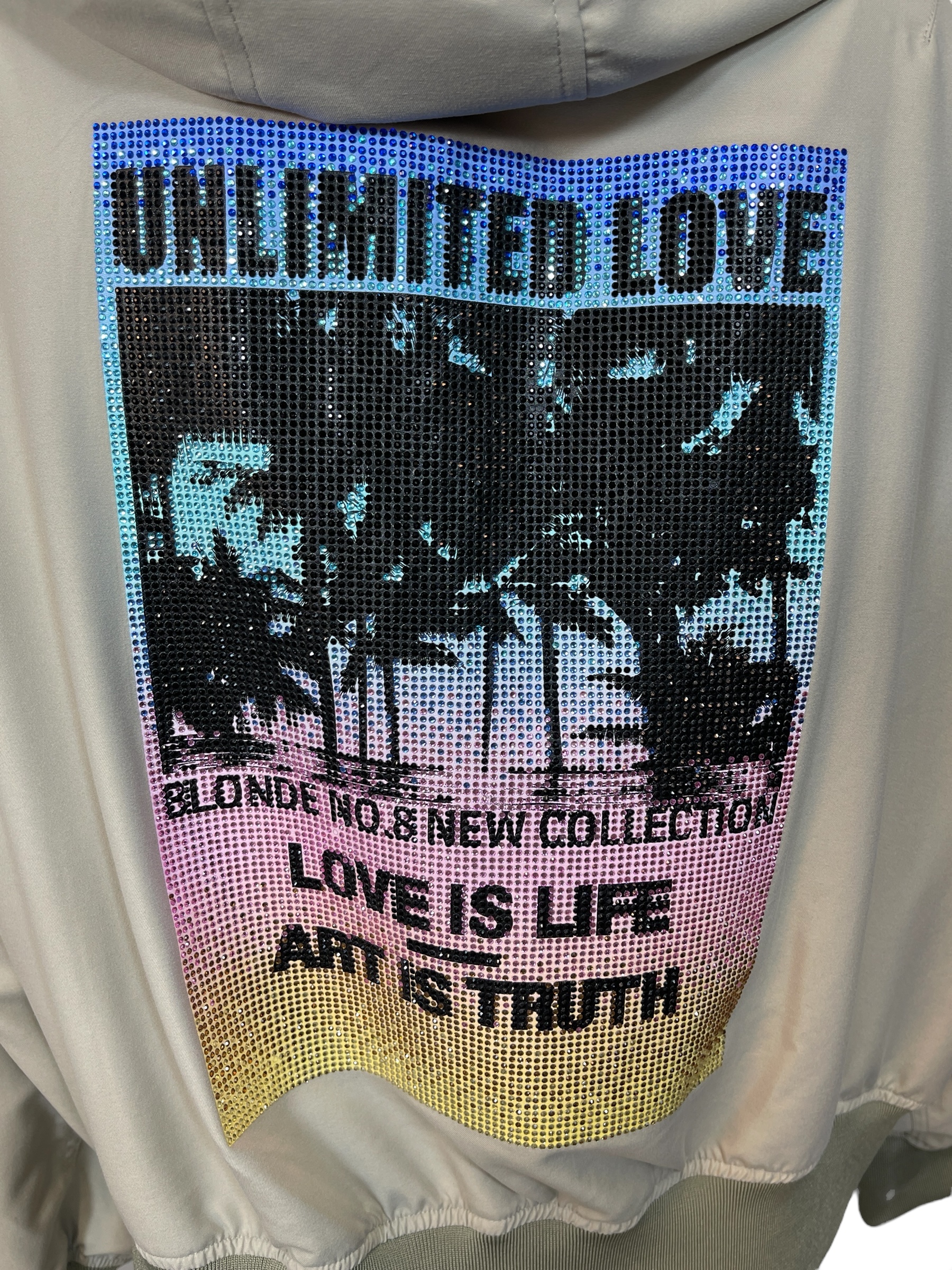 BLONDE - CODY Damen Jacke im Rücken Palmenmotiv aus Strass Kapuze Beige 7600