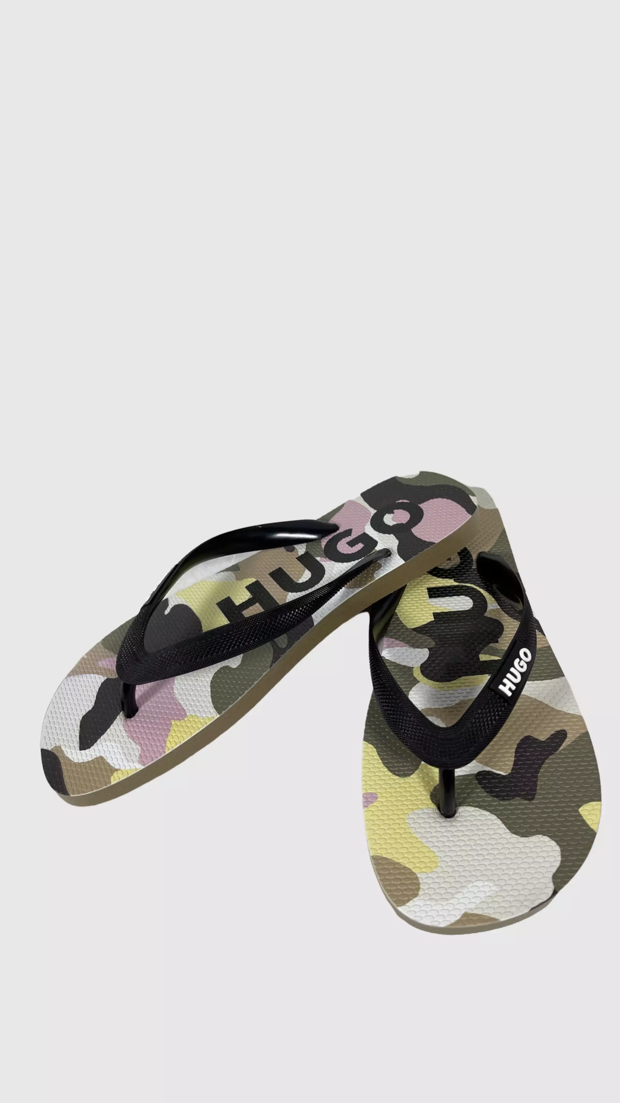 HUGO 50471805 Onfire_Thng_cm 10242327 01 DAMEN FLIP FLOPS BADE ZEHENTRENNER Khaki Grün / Camouflage